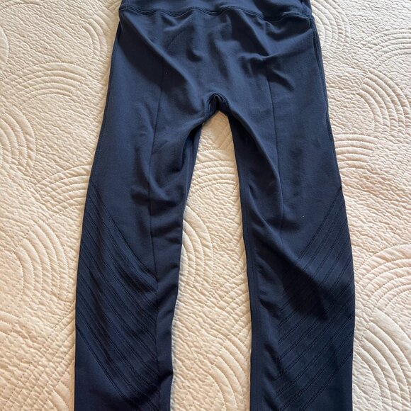 Lululemon Enlighten Crop Cadet Blue - Picture 4 of 9
